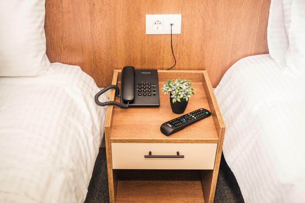 Sajam Garni Hotel レスコヴァツ エクステリア 写真