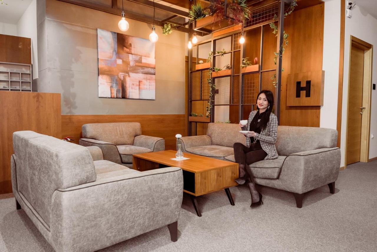 Sajam Garni Hotel レスコヴァツ エクステリア 写真