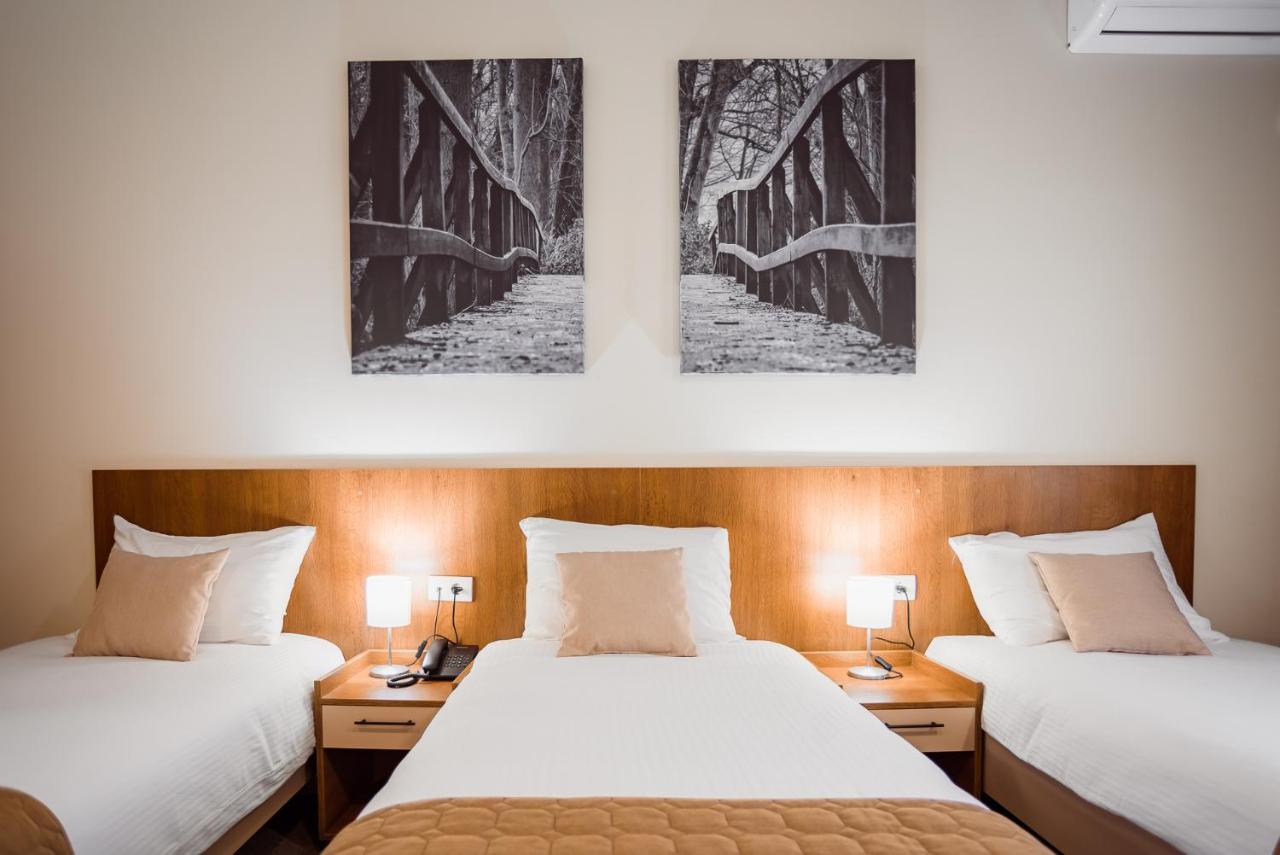 Sajam Garni Hotel レスコヴァツ エクステリア 写真