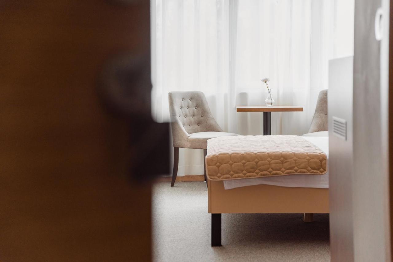 Sajam Garni Hotel レスコヴァツ エクステリア 写真