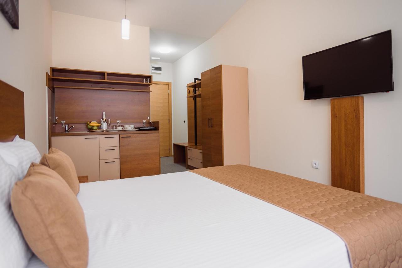 Sajam Garni Hotel レスコヴァツ エクステリア 写真