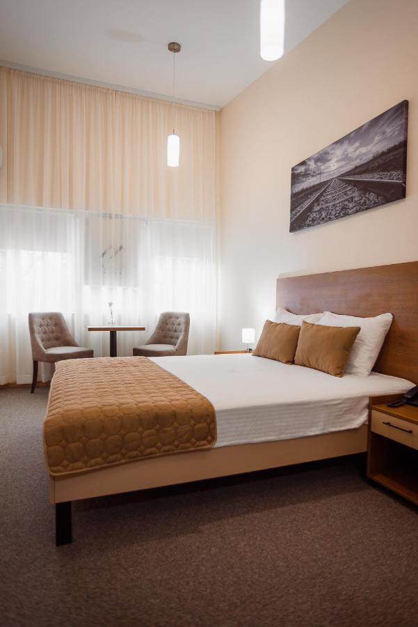 Sajam Garni Hotel レスコヴァツ エクステリア 写真