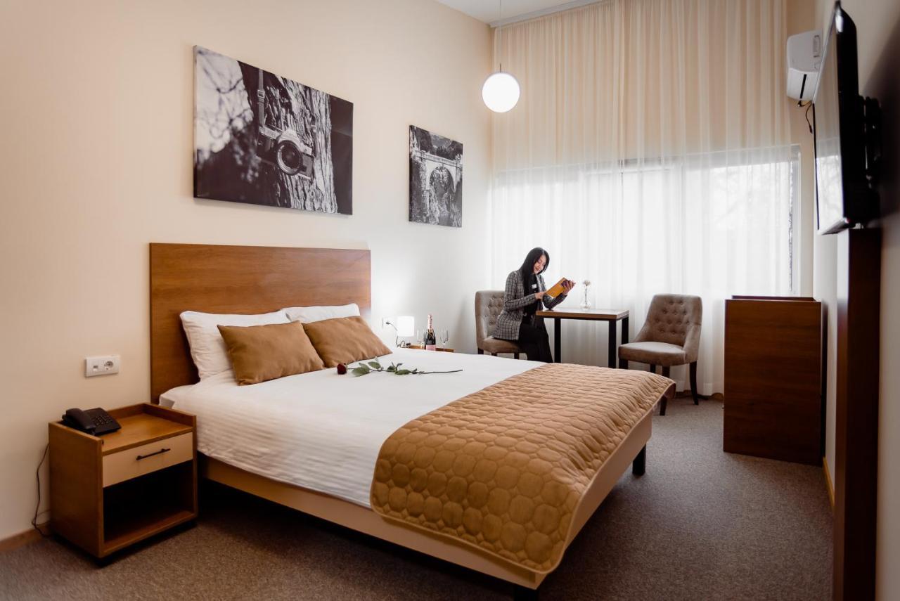 Sajam Garni Hotel レスコヴァツ エクステリア 写真